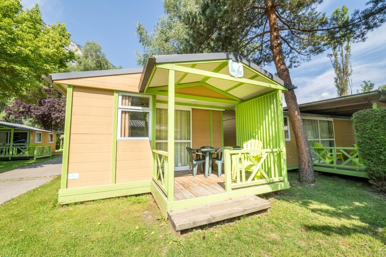Camping Le Colporteur Hotel Le Bourg-d'Oisans Exterior photo