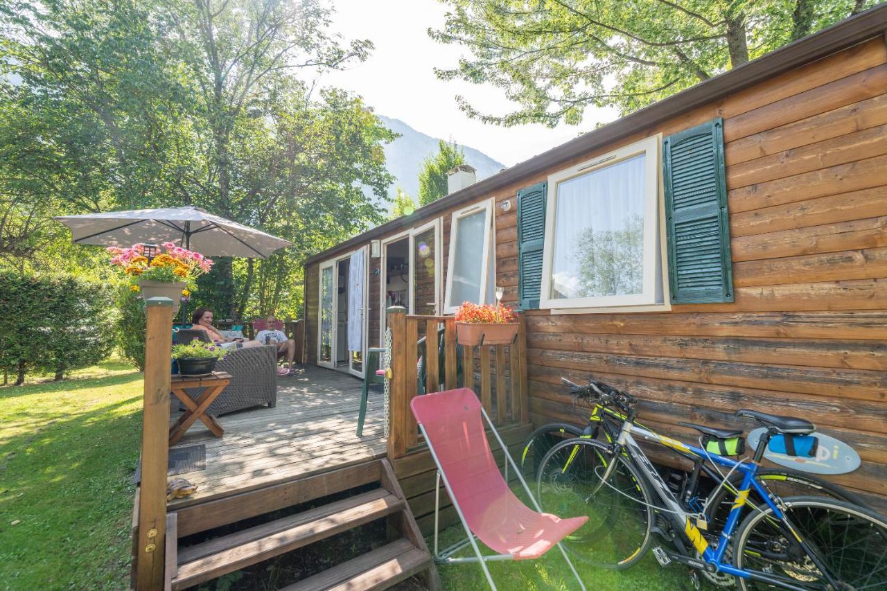 Camping Le Colporteur Hotel Le Bourg-d'Oisans Exterior photo