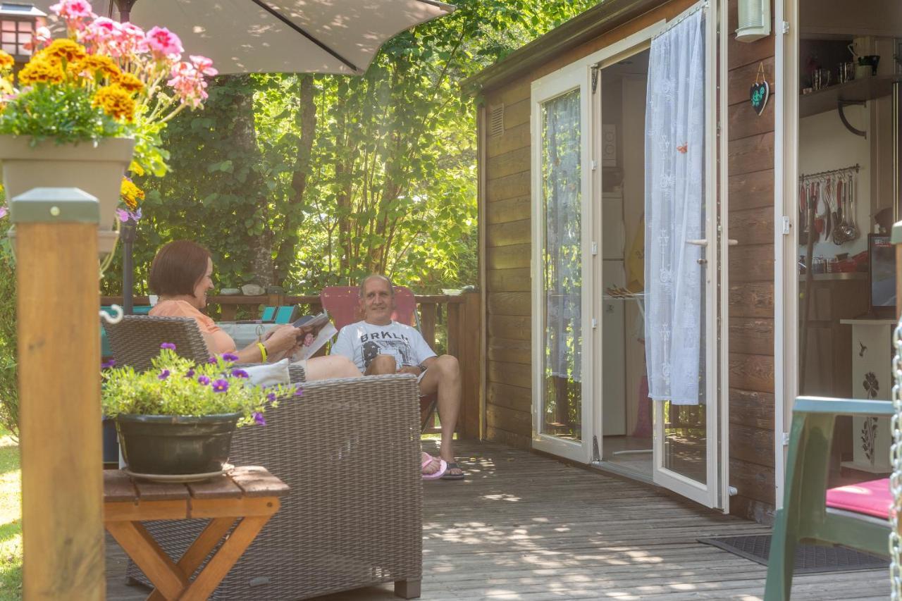 Camping Le Colporteur Hotel Le Bourg-d'Oisans Exterior photo