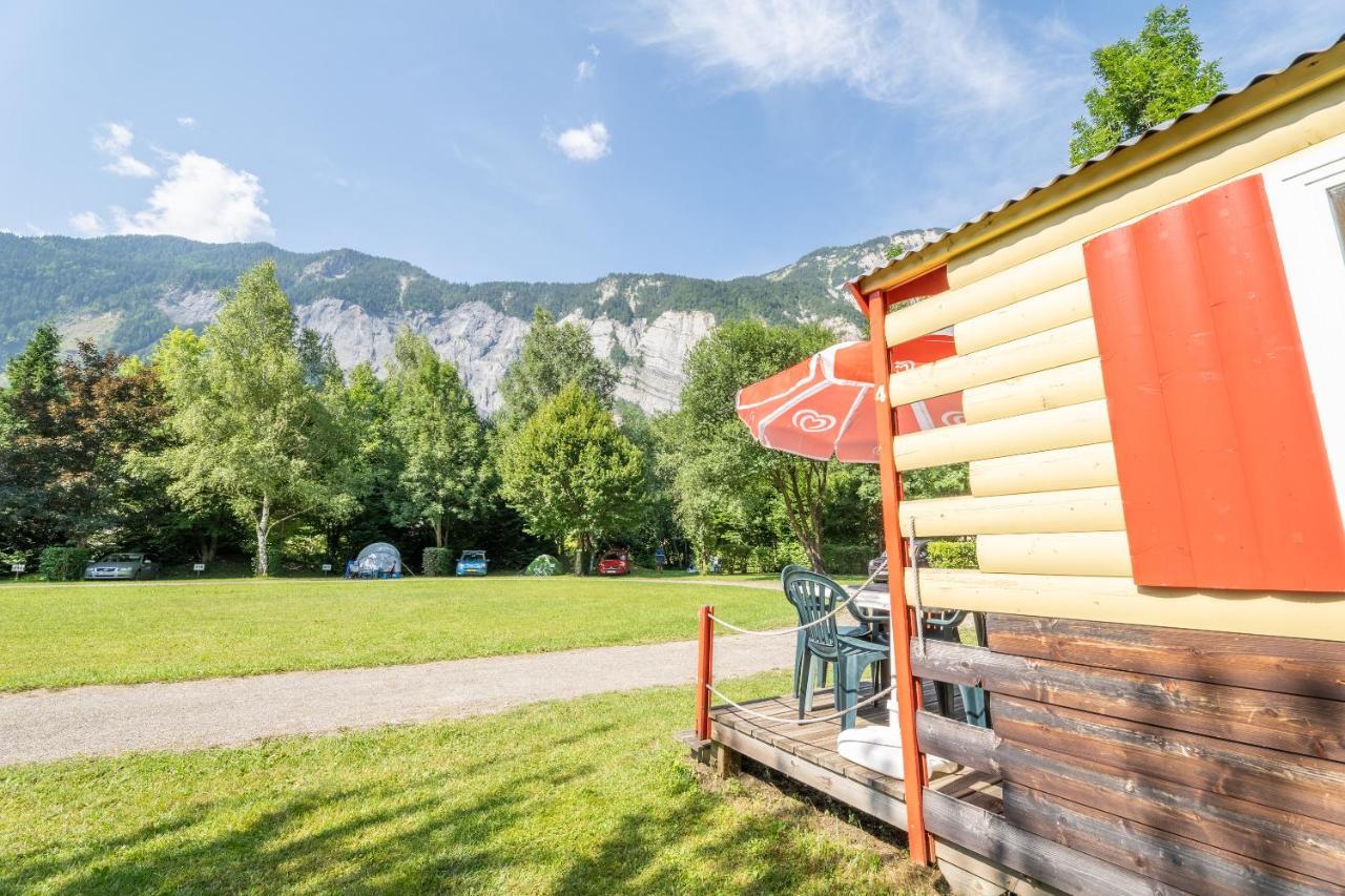Camping Le Colporteur Hotel Le Bourg-d'Oisans Exterior photo