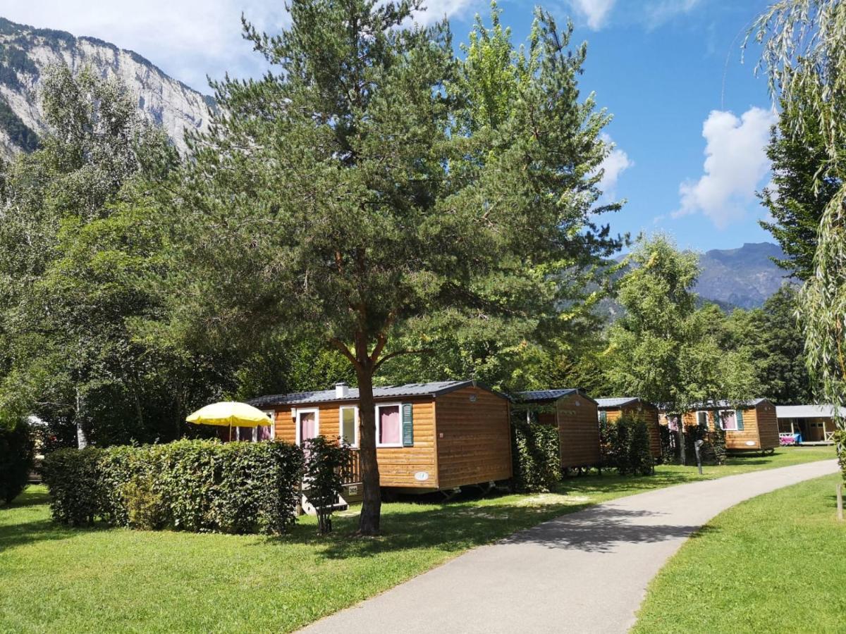 Camping Le Colporteur Hotel Le Bourg-d'Oisans Exterior photo