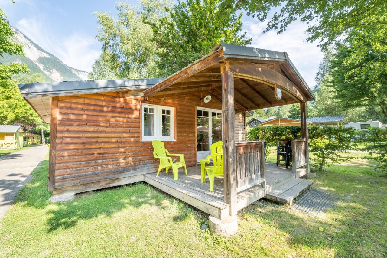 Camping Le Colporteur Hotel Le Bourg-d'Oisans Exterior photo