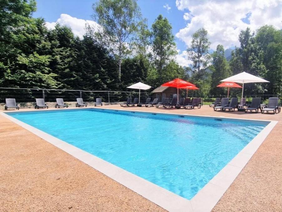Camping Le Colporteur Hotel Le Bourg-d'Oisans Exterior photo