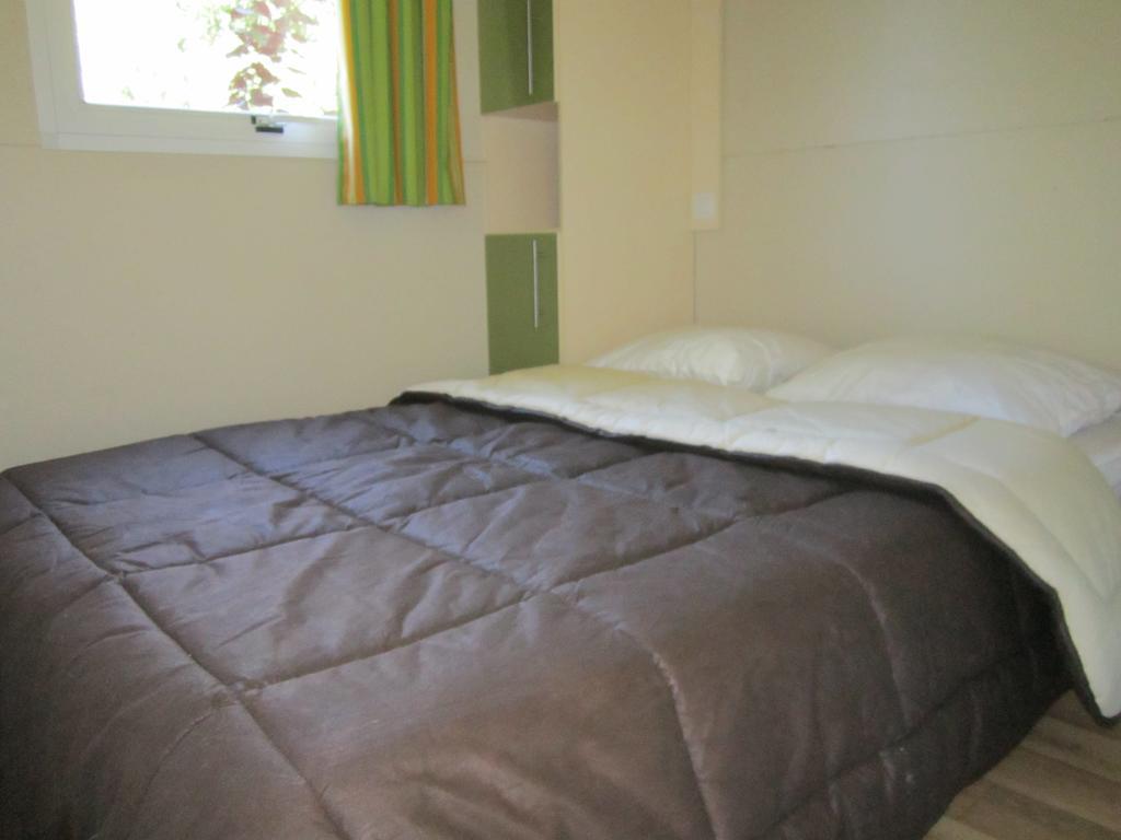Camping Le Colporteur Hotel Le Bourg-d'Oisans Exterior photo