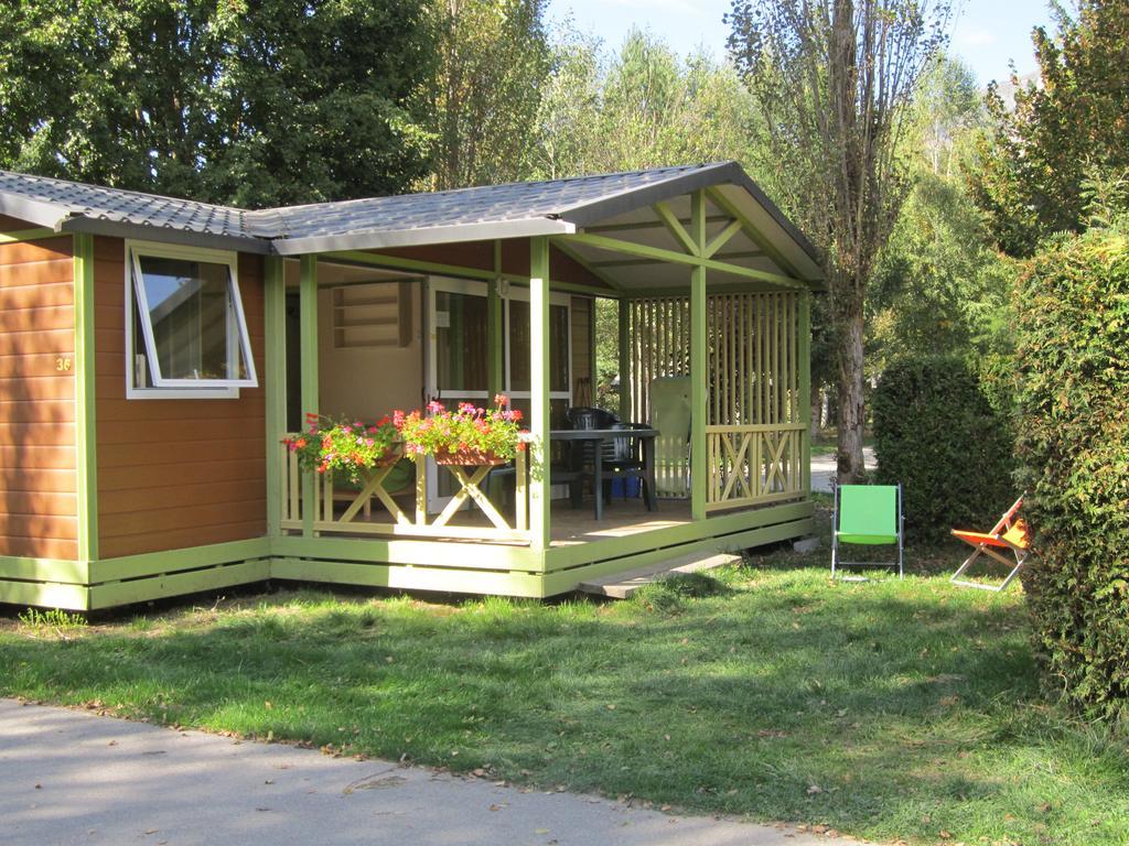 Camping Le Colporteur Hotel Le Bourg-d'Oisans Exterior photo