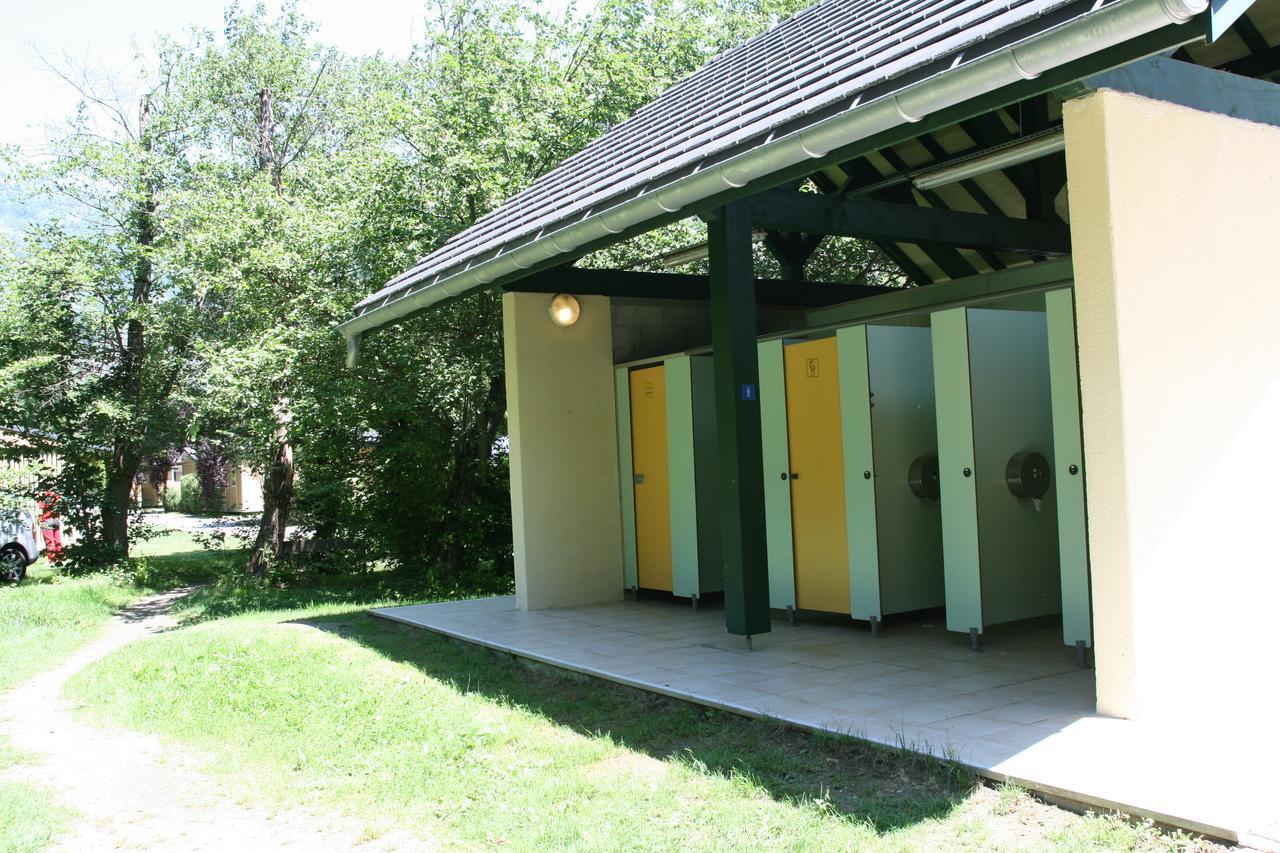Camping Le Colporteur Hotel Le Bourg-d'Oisans Exterior photo