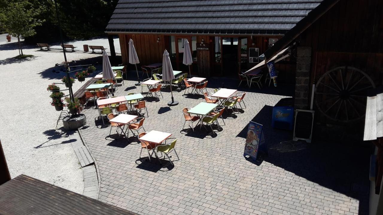Camping Le Colporteur Hotel Le Bourg-d'Oisans Exterior photo
